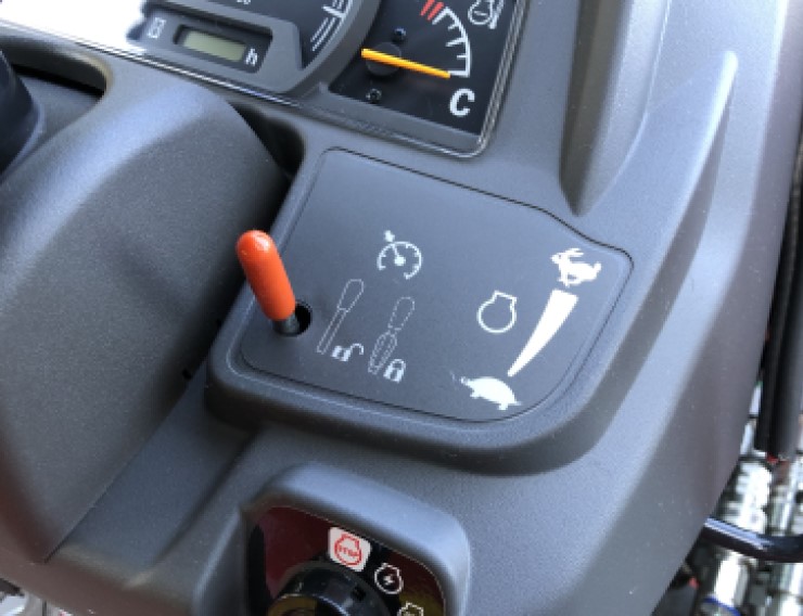 gc1700Technology-and-Innovation-Tractors-MFGC1700-Cruise-Control