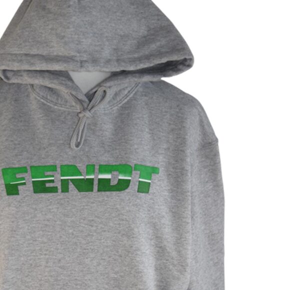 Chandail à capuchon gris pâle gros logo Fendt - ATCF2500-GP-FT-GROS – Image 2