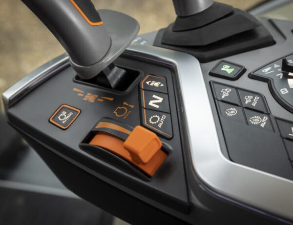 technology-and-innovation-tractors-mf-5s-auto-drive-740x568