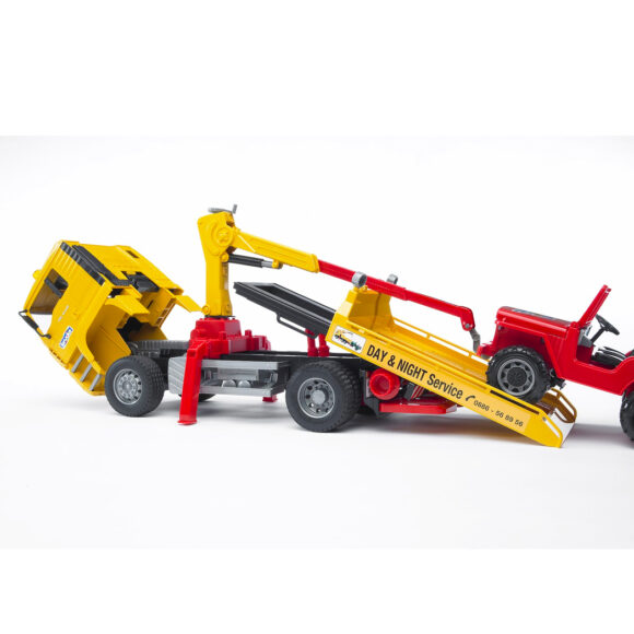 Bruder Remorqueuse MAN TGA avec véhicule tout-terrain - BDR02750 – Image 4