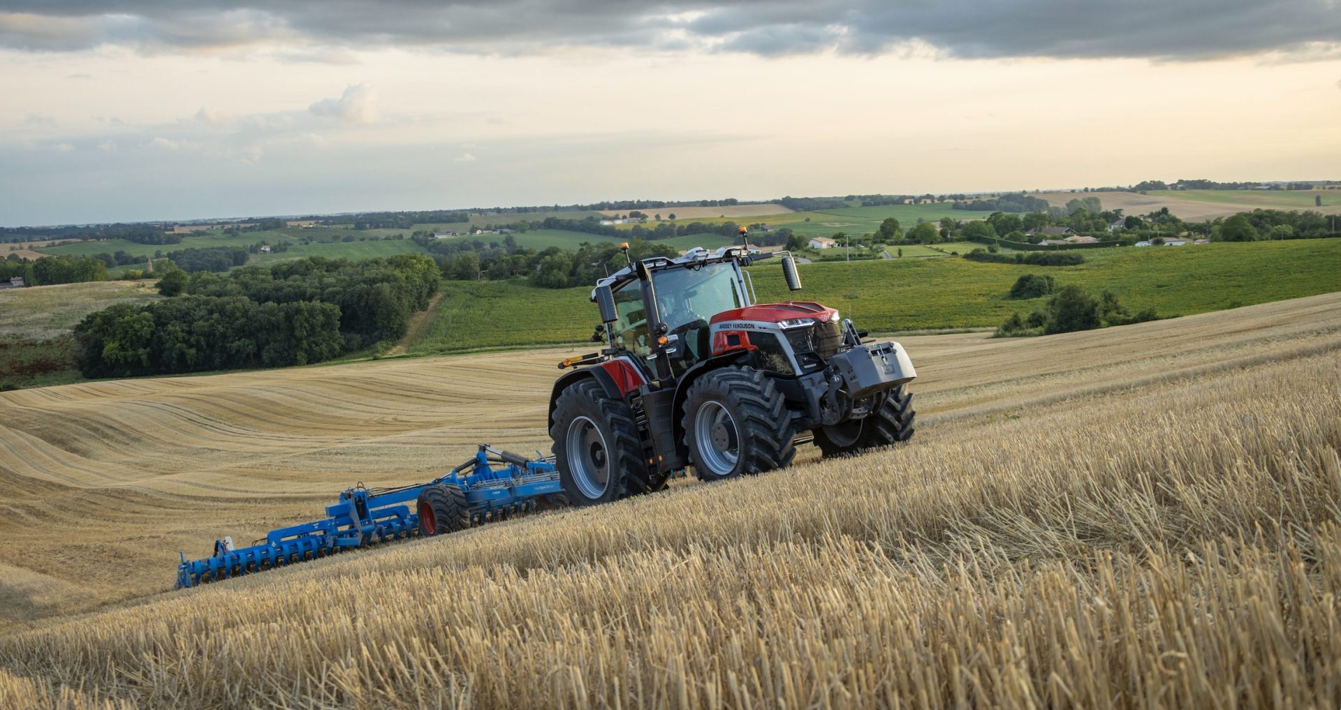 Tracteur Massey Ferguson 9S avec Lemken