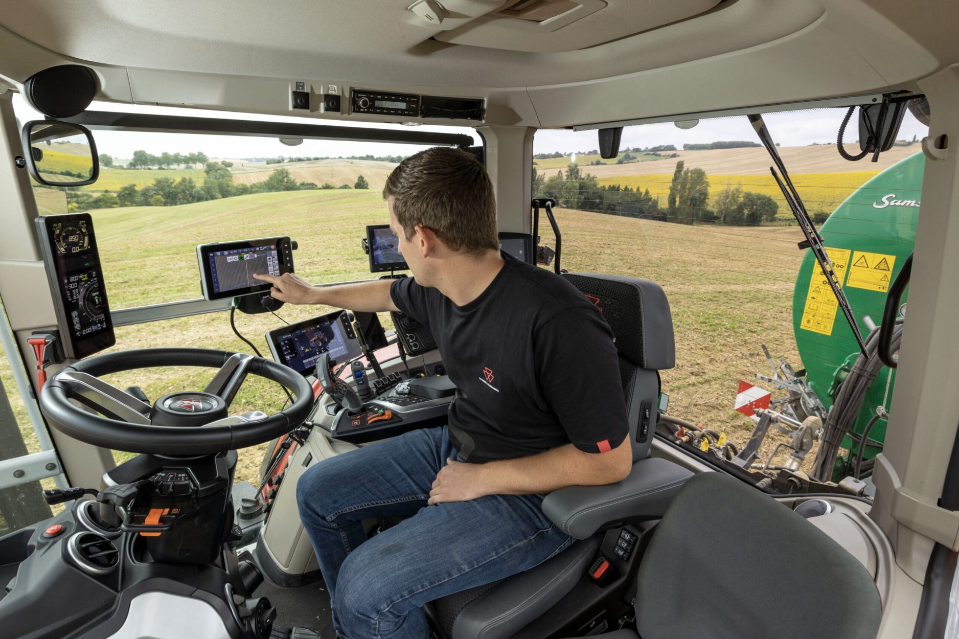 Intérieur tracteur Massey Ferguson 9S