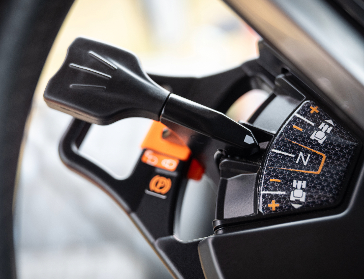 MF-9S_EME-STATIC_DETAILS-FR_GENSAC-0623-10_POWER_CONTROL_LEVER